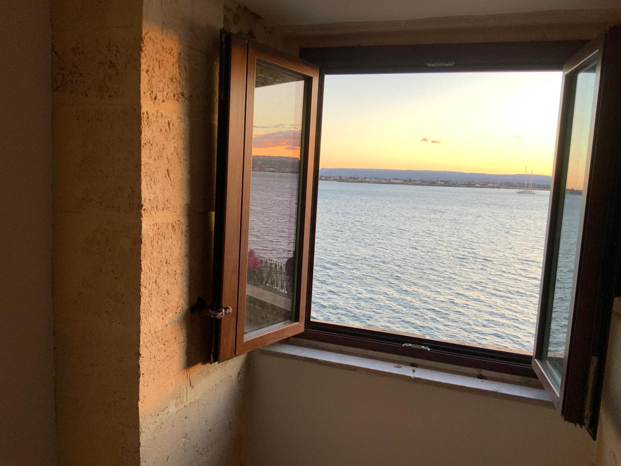 L'Alba E Il Tramonto Vista Mare Lägenhet Syrakusa Exteriör bild